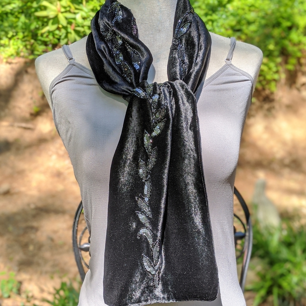 Kenneth Cole Black Velvet Scarf - Picture 7 of 7